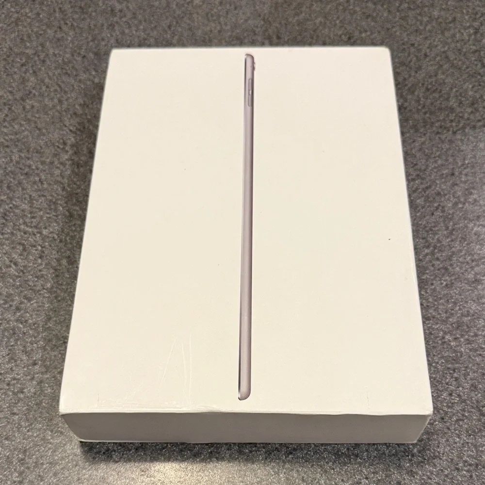 Apple Tablet - White Box ipad pro
